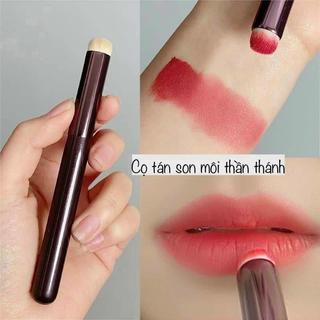 [Hàng tặng không bán] Cọ Tán Son Môi, Che Khuyết Điểm Môi
