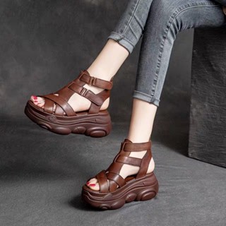 Giày sandal đế xuồng phong cách hiện đại trẻ trung hot trend
