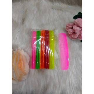 1 cây Lược chảy tóc bằng nhựa MiNi màu ngẫu nhiên
