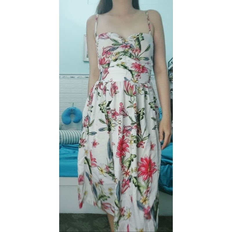 đầm hoa có mút ngực