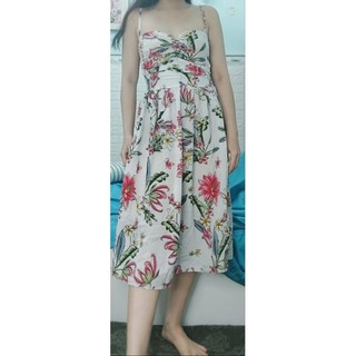 đầm hoa có mút ngực