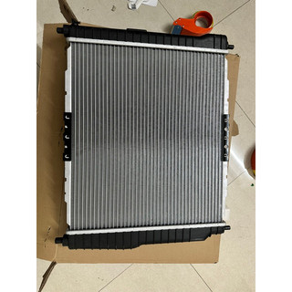 Két nước Gentra hàng Daewoo