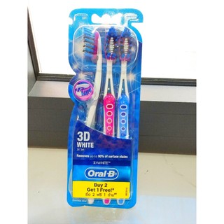 Vỉ 3 bàn chải đánh răng Oral-B trắng sáng 3D White / Bàn chải răng Oral-B Charcoal white màu đen