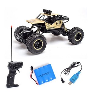 Xe ô tô địa hình điều khiển từ xa OffRoad được trang bị động cơ mạnh mẽ với hệ thống chống va đập, bánh xe cao su lớn