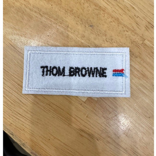 logo sticker thom browne mẫu mới