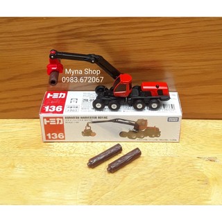 Đồ chơi mô hình xe tomica, No.136 Komatsu Harvester 931XC (gồm 1 xe và 3 khúc gỗ)