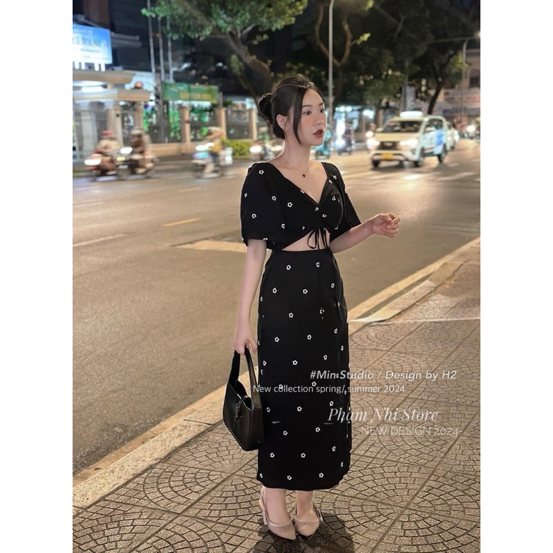 Váy Thô Thêu Hoa Nhí Rúm Ngực Hở Bụng MIN • Melanie Boutique
