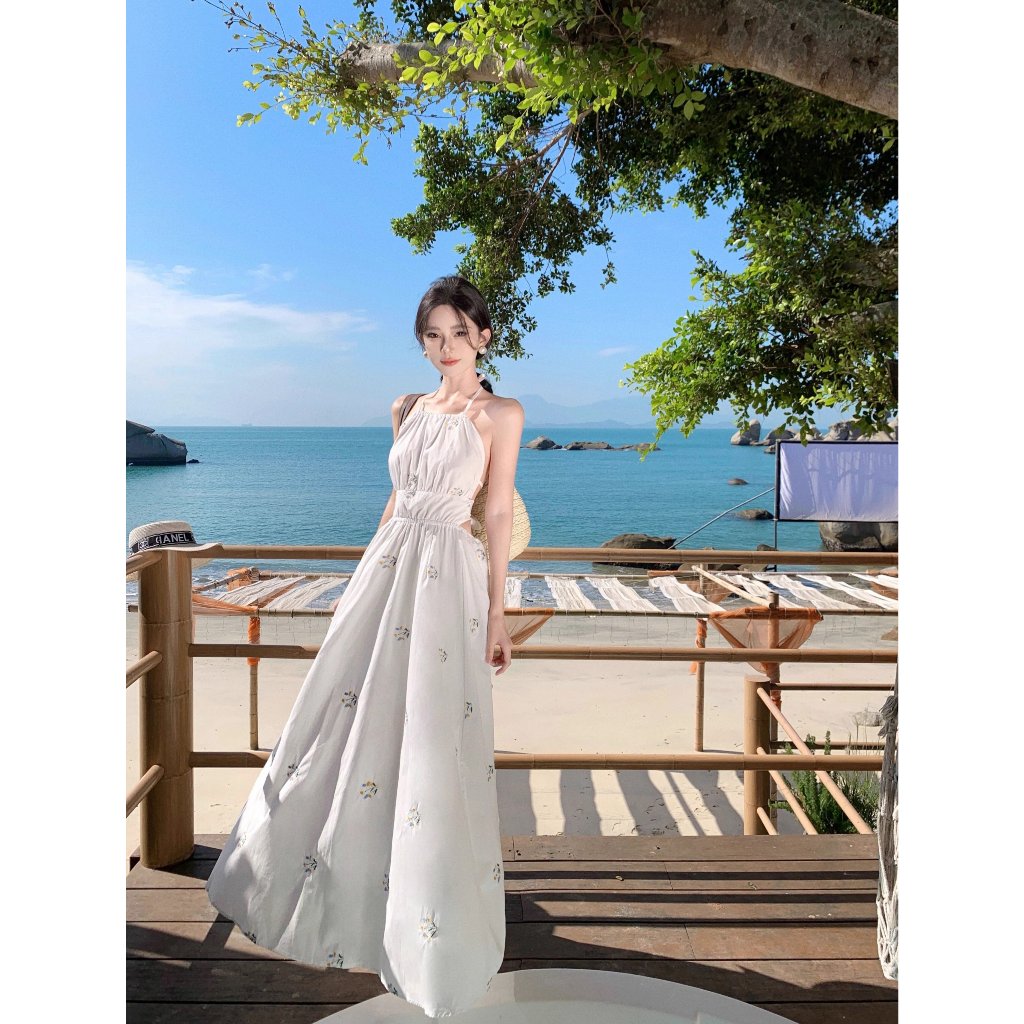 Váy đi biển - Váy cổ yếm in hoa thiết kế thắt nơ lưng, Chất đũi lụa QC mềm mát, May 2 Lớp Có Sẵn Mút Bun Shop | BigBuy360 - bigbuy360.vn