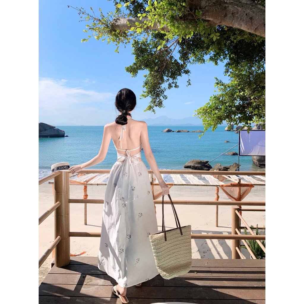 Váy đi biển - Váy cổ yếm in hoa thiết kế thắt nơ lưng, Chất đũi lụa QC mềm mát, May 2 Lớp Có Sẵn Mút Bun Shop | BigBuy360 - bigbuy360.vn