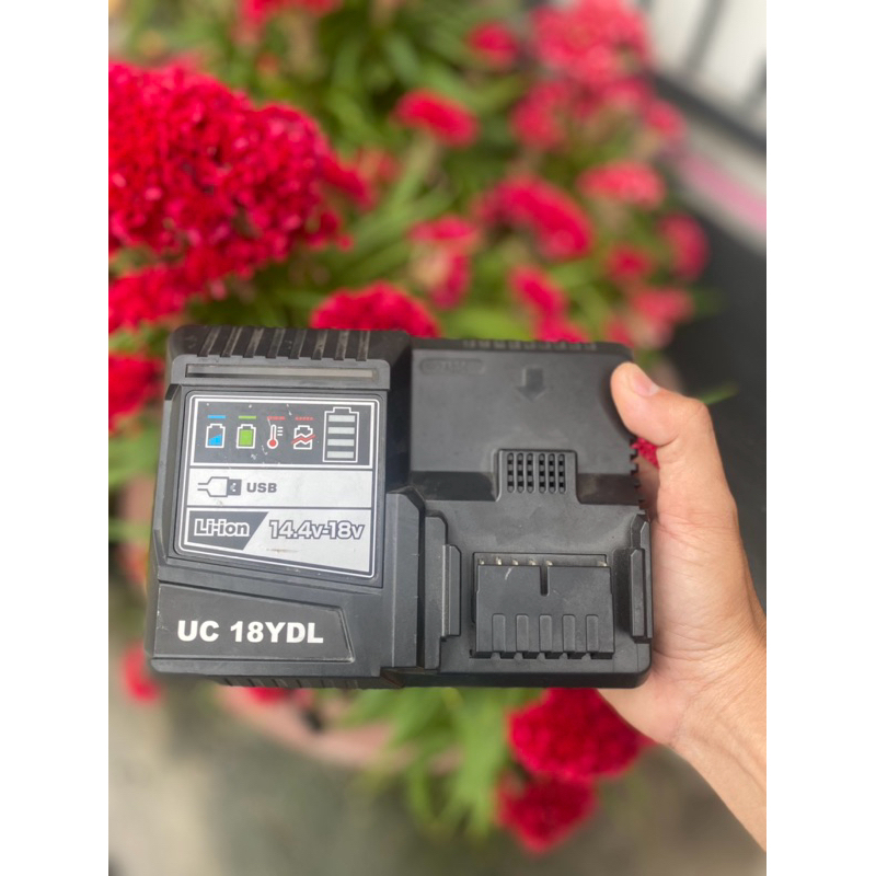 sạc hitachi,hikoki dùng điện 100v-220v-240v, sạc được pin 14,4v-18v-36v