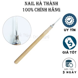 Dụng cụ lấy khoé móng tay và móng chân cán gỗ nhỏ gọn và tiện dụng