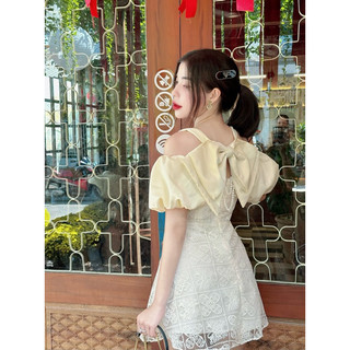 Đầm ren trễ vai hở lưng