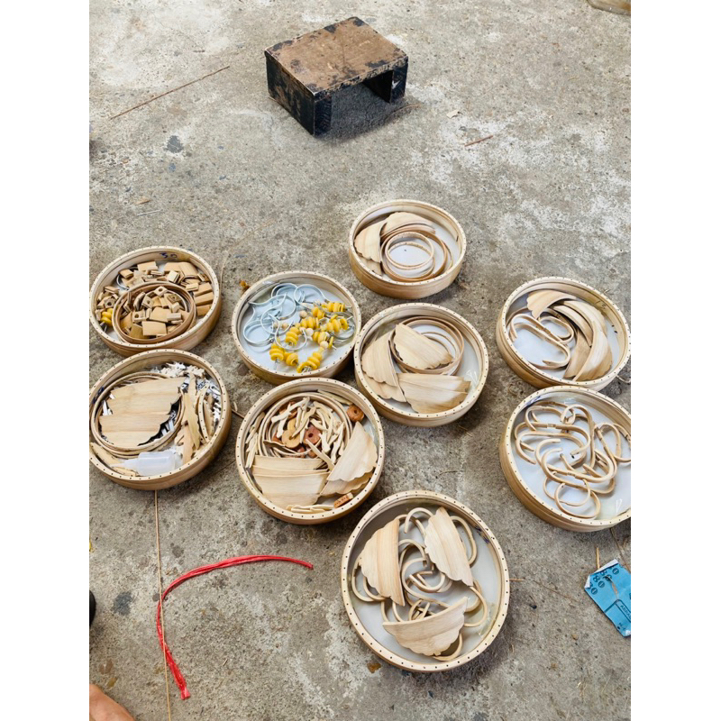 Khung lồng khuyên 3v size 21/25để nhốt chim khuyên.khoảng cách nan 1,2cm