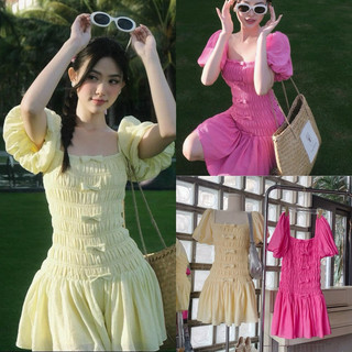 Đầm body đen phối cổ trắng