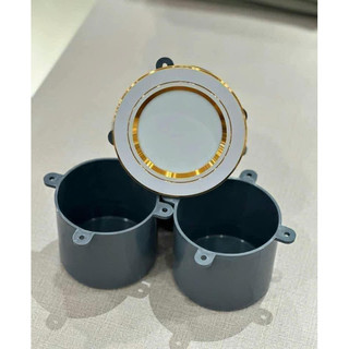 Chụp đèn âm trần phi 90 dùng để bảo vệ đèn âm trần phi 90. chiều cao 8,5cm