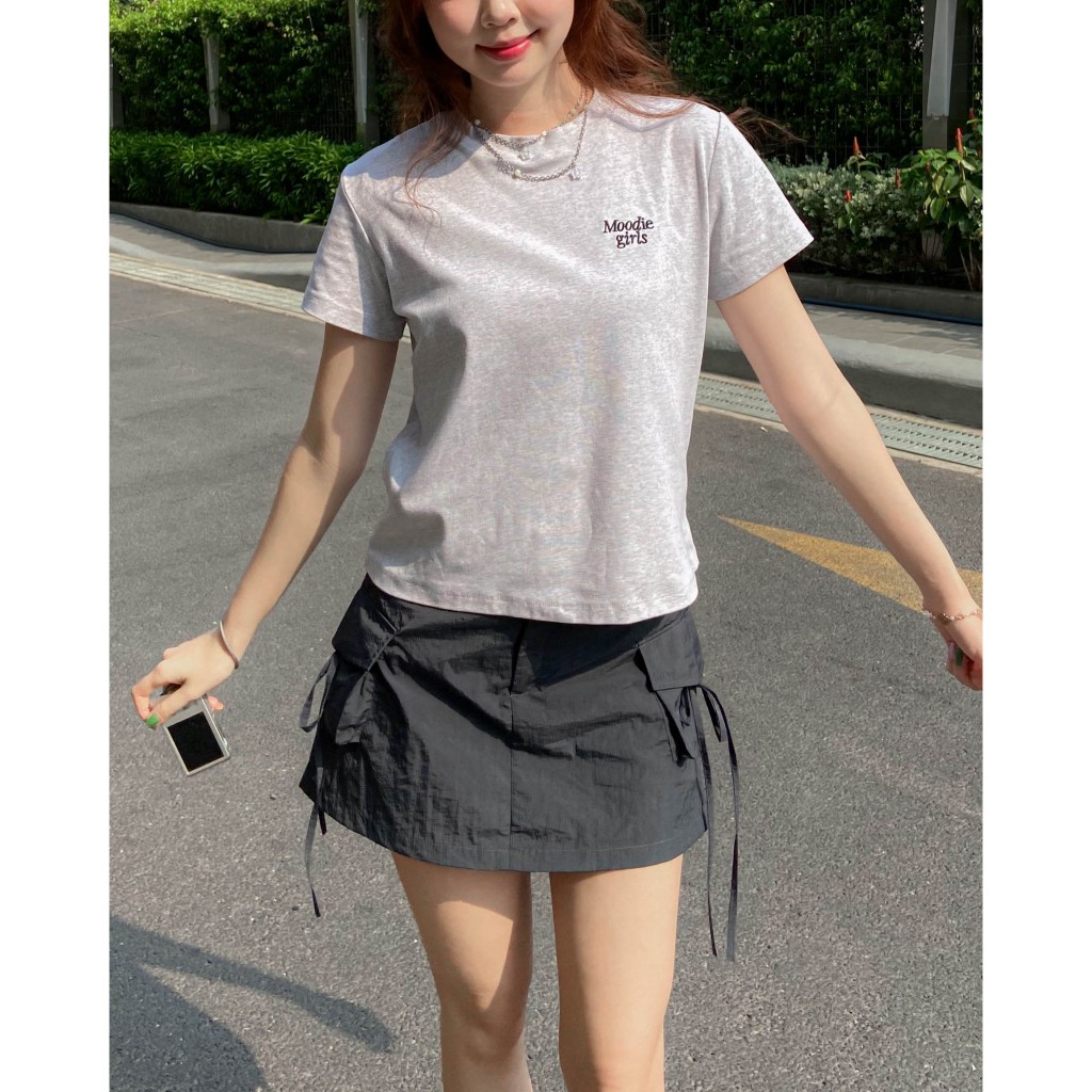 Áo Baby Tee thêu MOODIE GIRL chất thun co dãn | MOODIE Brand