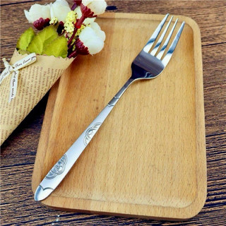 Dĩa nĩa inox ăn hoa quả, bit tết, dĩa inox hoa văn đẹp dài 17cm