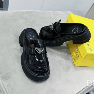 Giày sục loafer nữ Prada da mềm mũi tròn, sục moca da bóng đế cao 4cm, giày lười nữ bản đế mới cực êm