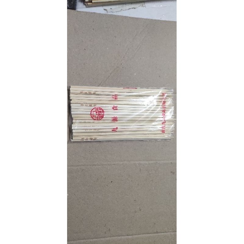 Que xiên  lạp xưởng hà khẩu - 100 chiếc 1 gói