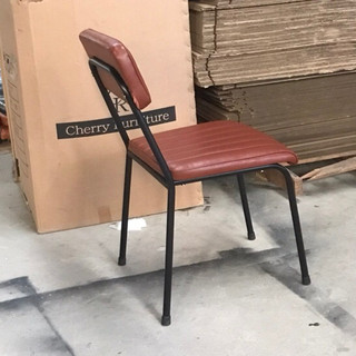 Ghế bọc nệm khung sắt HW705