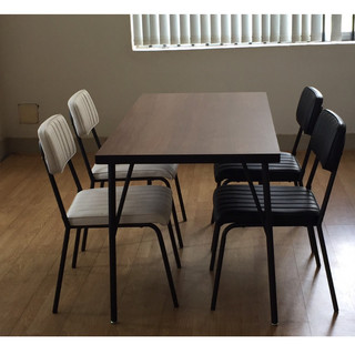 Ghế bọc nệm khung sắt HW705