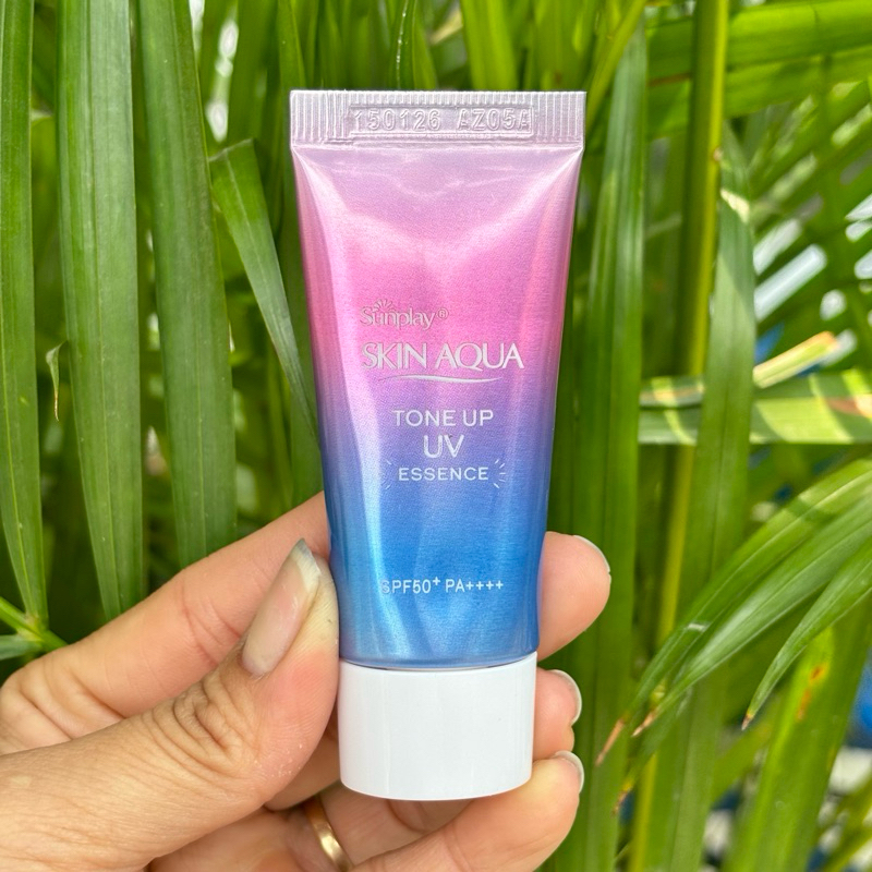 7g-Tinh Chất Chống Nắng Sunplay Skin AQua SPF50+ Dưỡng Sáng Da Nâng Tông ( Hàng khuyến mãi)