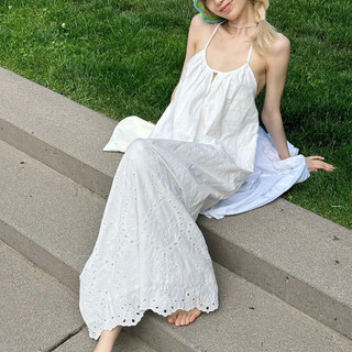 Váy maxi cổ yếm đáp ren