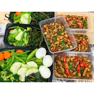 Trứng cá lóc kho tiêu kèm rau luộc