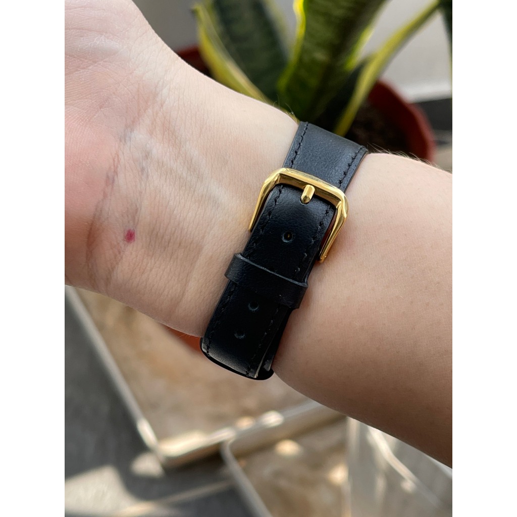 Đồng hồ nam Seiko tank vân sọc kính saphia chạy pin hàng Si