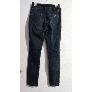 Quần jean eo 66-68cm, dài 86cm, eo 62-64cm và eo 64-68cm.