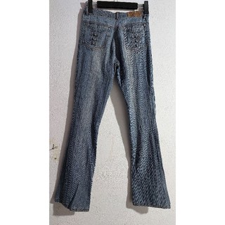 Quần jean eo 66-68cm, dài 86cm, eo 62-64cm và eo 64-68cm.