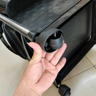 xe đẩy nail 3 tầng nhỏ gọn giành cho tiệm nail