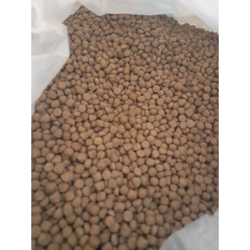 1kg thức ăn hỗn hợp cho cá