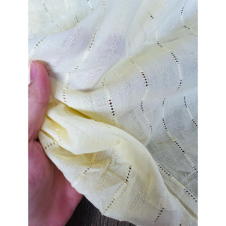 Vải thô dệt thêu dọc màu vàng pastel