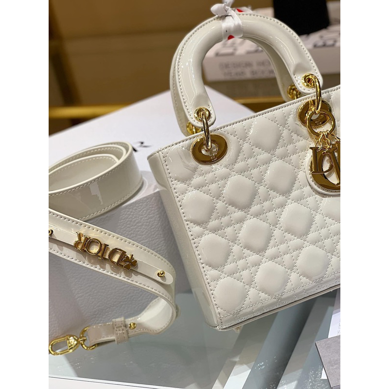 Túi lady quai xách da bóng khoá vàng