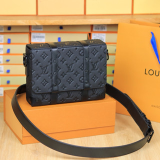 Túi đeo chéo nam M57726 chất liệu da bò kiểu nắp gập messenger size 23x17x6cm