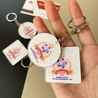 Móc khóa mica in ấn 2 mặt theo yêu cầu, xưởng nhận in từ 100c trở lên