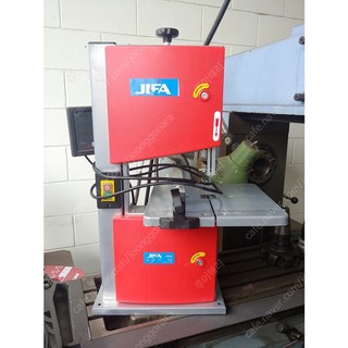 Máy cưa lọng đứng