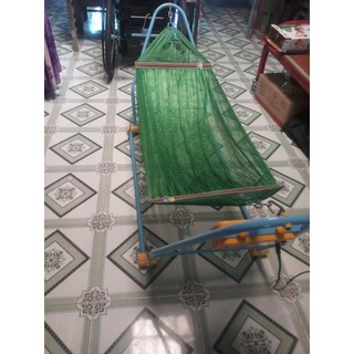 Võng tự đưa cho bé