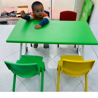 Bàn mầm non kt 50/90 cao 55cm chân sơn tĩnh điện gấp gọn