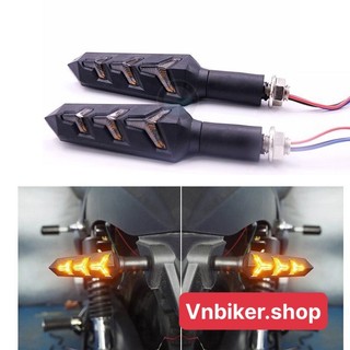 Xi nhan led mũi tên gắn xe máy
