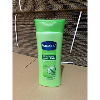 Dưỡng thể vaseline even tone 400ml