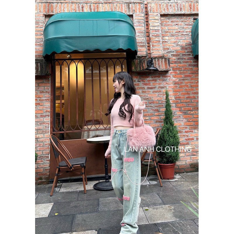QUẦN JEAN ỐNG SUÔNG THÊU CHỮ LÔNG XỦ HỒNG