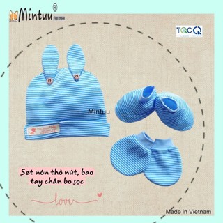 Set mũ sơ sinh tai thỏ đính nút, bao tay chân bo sọc nhãn hiệu Mintuu - 9035