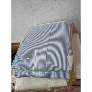đầm bầu mùa hè.