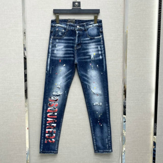 Quần Jean Nam DSQ Màu Xanh Sáng Xước Vẩy Sơn 4 Khuy In Chữ DSQUARED2 To Họa Tiết Bản Siêu Hot