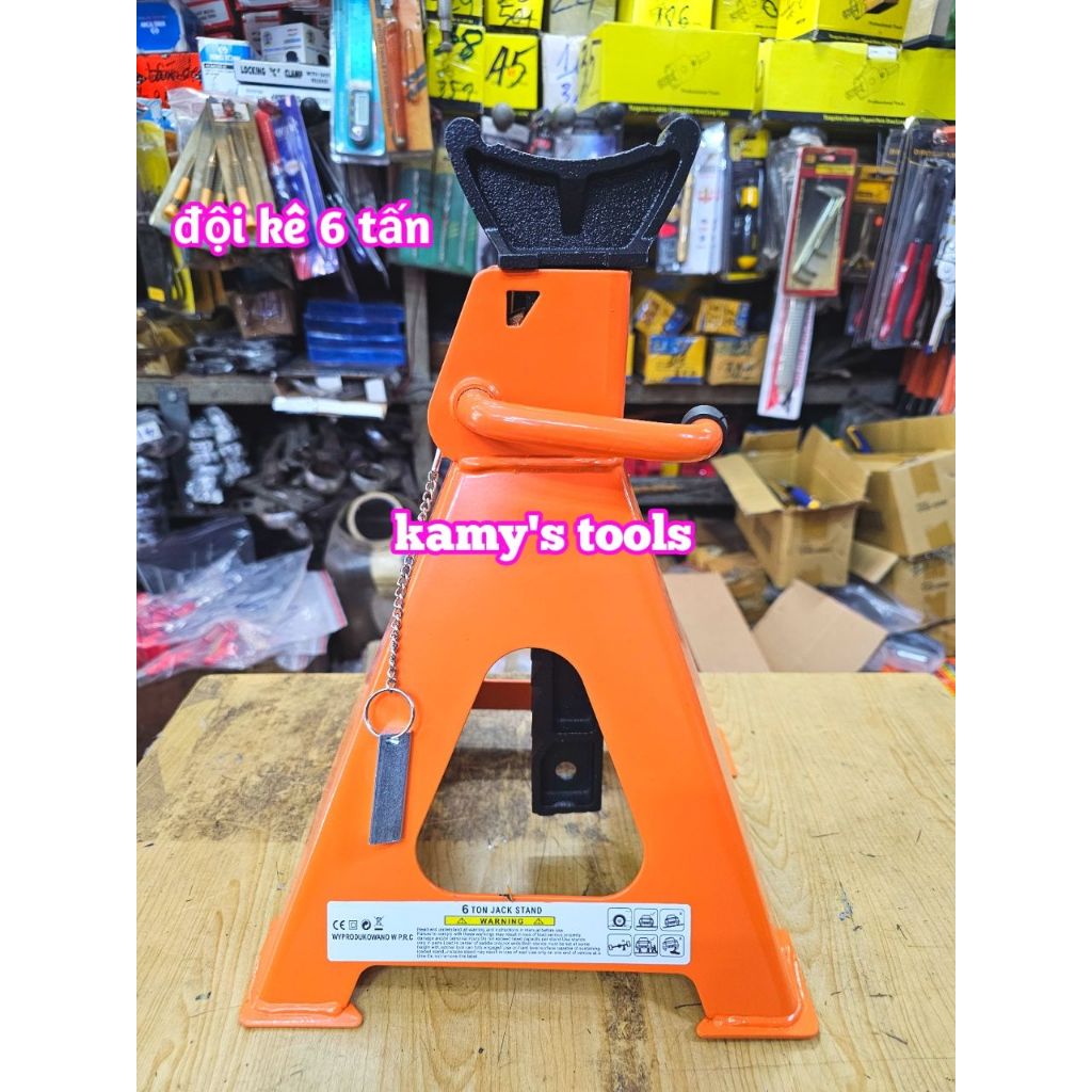 Con đội kê 6 tấn, Chân kê