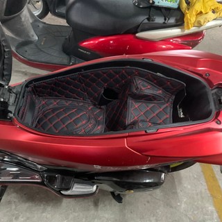 Lót cốp da Honda PCX từ 2010 tới 2013 mẫu đầu tiên nhập thái, 2014 tới 2017 VN, CÓ thêu logo HONDA