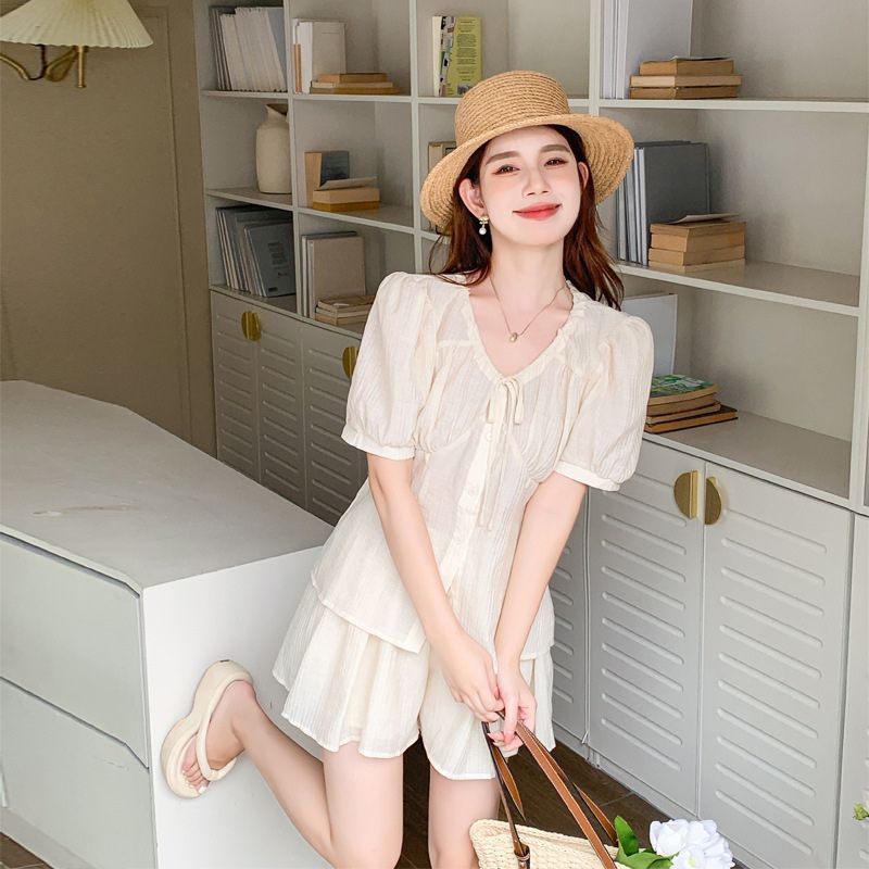 Set Áo Sơ Mi Đũi Cổ Tim Buộc Nơ Chất Tơ Hàng May 2 Lớp Mix Chân Váy Xếp Ly Có Quấn Trong Cực Xinh - LUNA | BigBuy360 - bigbuy360.vn