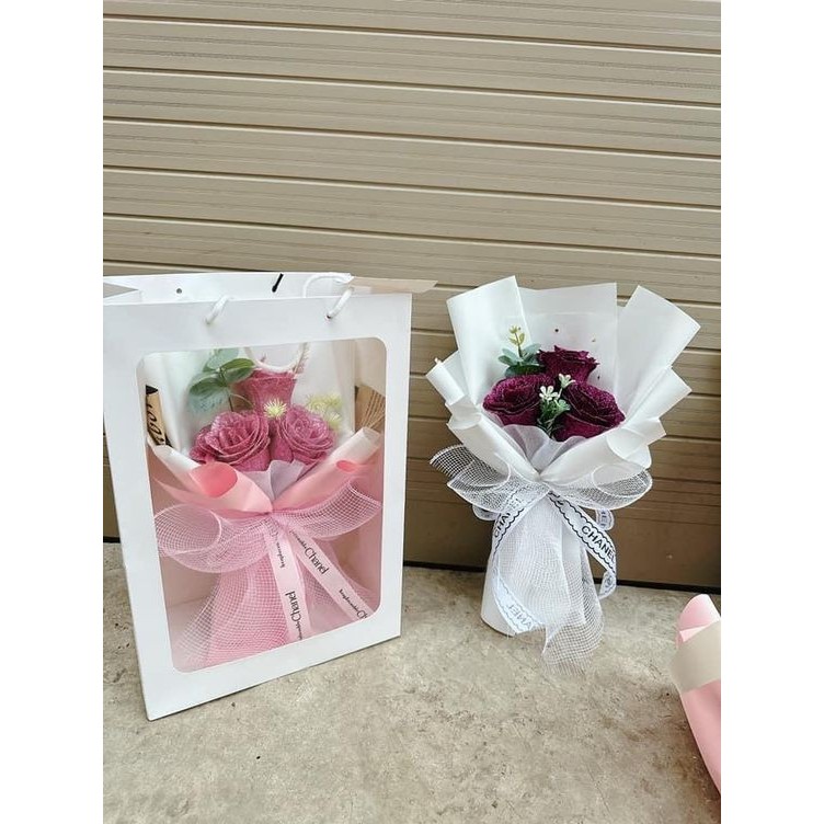 Túi giấy mặt kính mika đựng hoa tươi, hoa sáp, gấu bông kích thước 35 x 24 x 14 cm